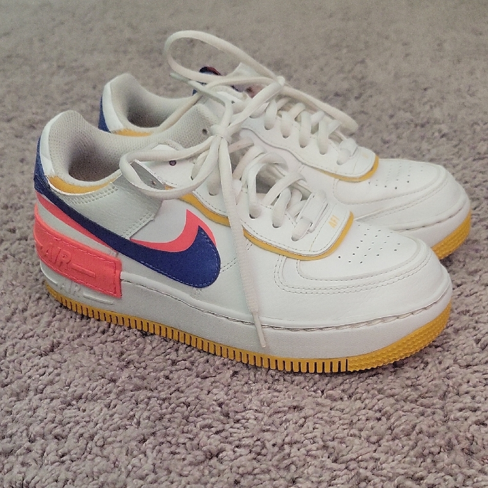 Nike Women's Shadow Air Force 1 Size 6